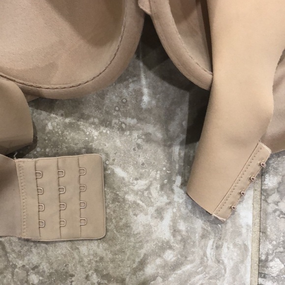 SOMA VANISHING BACK
Full Coverage Bra Size 42D - Picture 9 of 14